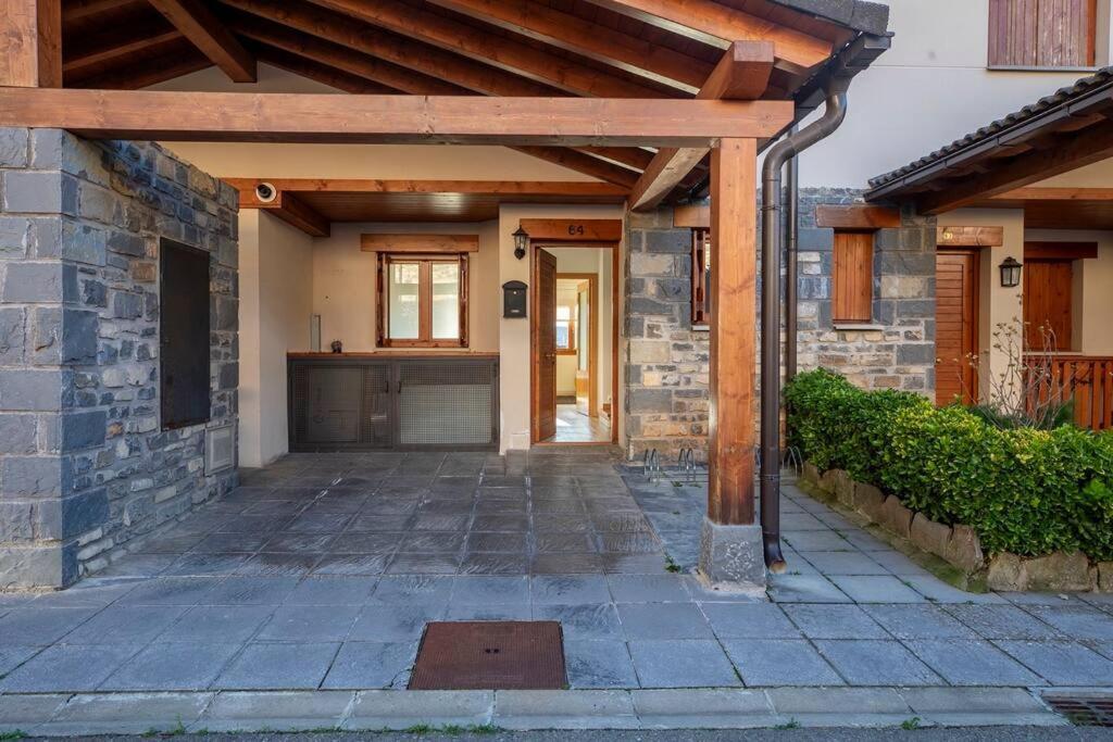 דירות Villanúa Casa Nieves מראה חיצוני תמונה