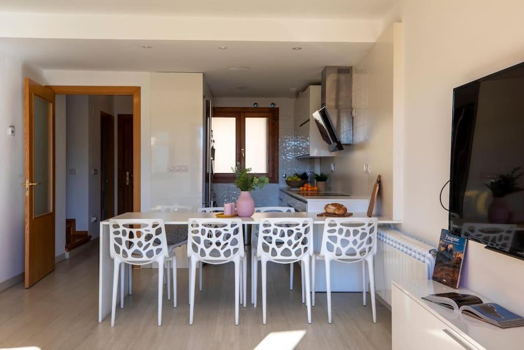 דירות Villanúa Casa Nieves מראה חיצוני תמונה
